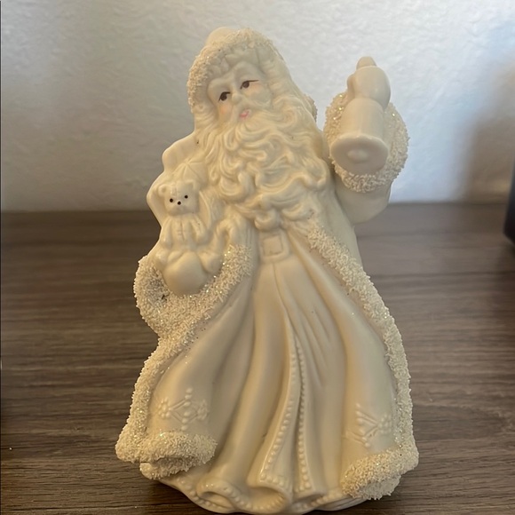 Set of 2 Ceramic Ivory Santa Figurines - Picture 6 of 11